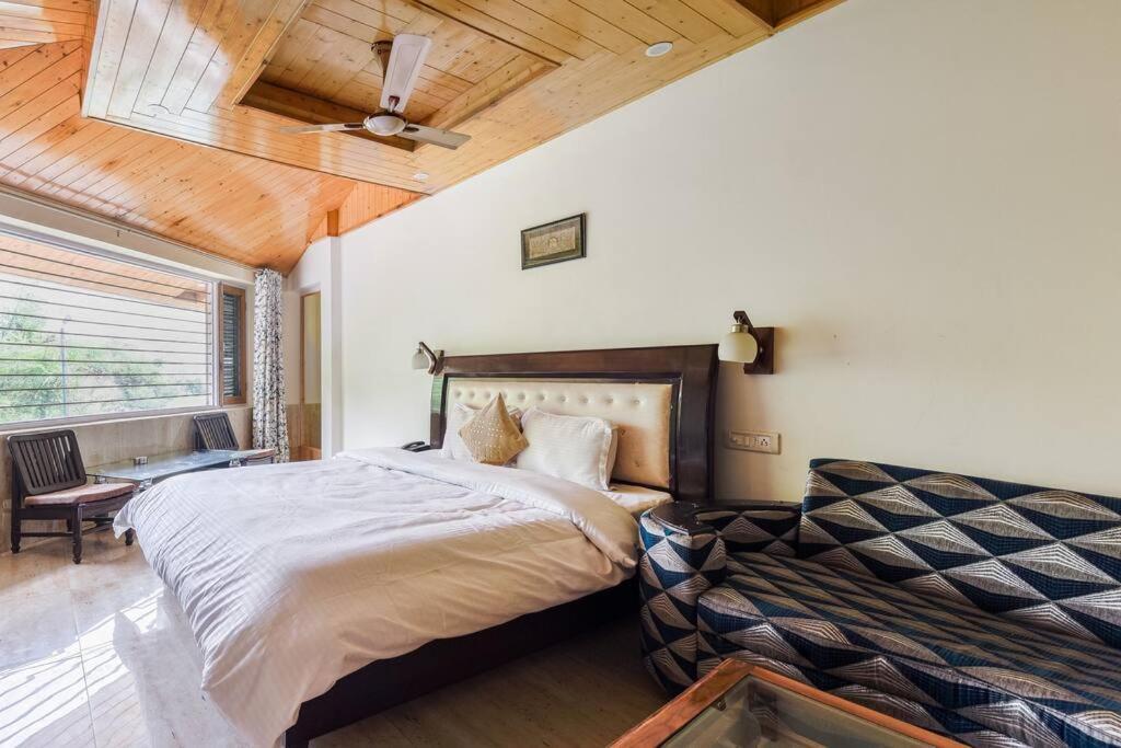 Kasauli Cascade A Cheerfull 4 Bedroom Challet 外观 照片