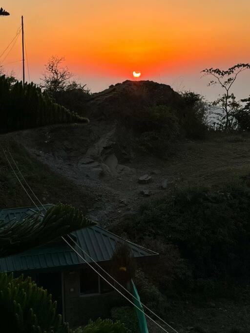 Kasauli Cascade A Cheerfull 4 Bedroom Challet 外观 照片